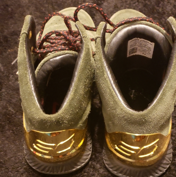 Under armour shoes - Picture 2 of 4